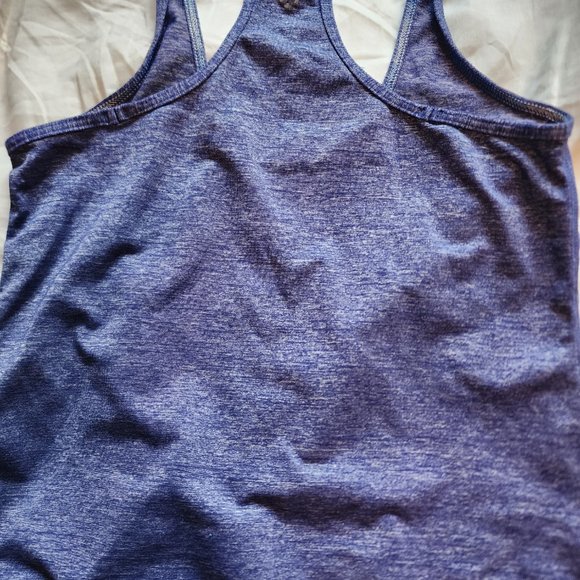 Lululemon tank 6 - Picture 3 of 3